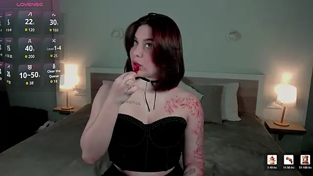 Snapshot of HermioneMoon chatting on 04/06/26, 02:40 HermioneMoon online show from 04/06/26, 02:40