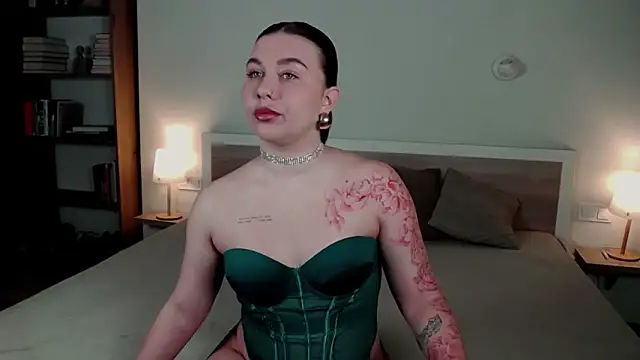 Snapshot of HermioneMoon chatting on 04/15/26, 03:30 HermioneMoon online show from 04/15/26, 03:30