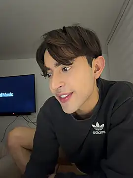 MatthewMoore  online show from 04/18/26, 02:59