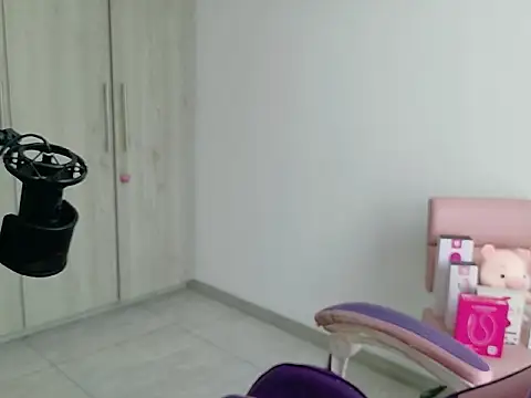 Snapshot of SarahMoonXO chatting on 03/11/26, 05:08 SarahMoonXO online show from 03/11/26, 05:08