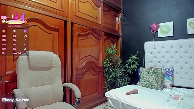 ebony katterin online show from 03/06/26, 11:06