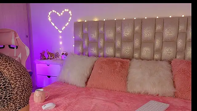 Snapshot of BlossomNicol chatting on 03/14/26, 05:13 BlossomNicol online show from 03/14/26, 05:13