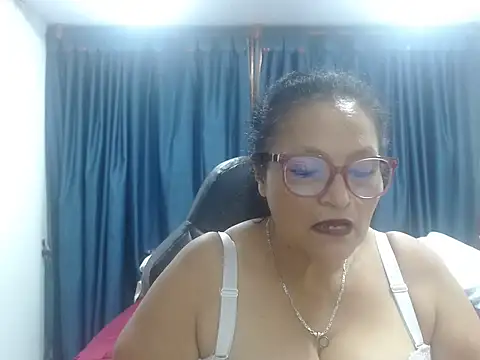 Snapshot of _BellaNocturna chatting on 03/29/26, 04:23 BellaNocturna online show from 03/29/26, 04:23