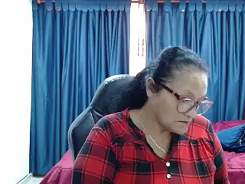 Snapshot of _BellaNocturna chatting on 04/06/26, 06:09 BellaNocturna online show from 04/06/26, 06:09