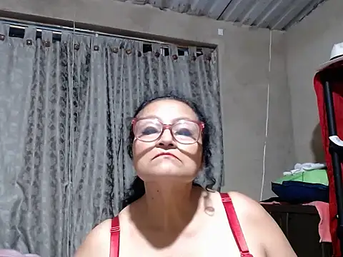 Snapshot of _BellaNocturna chatting on 04/21/26, 01:53 BellaNocturna online show from 04/21/26, 01:53