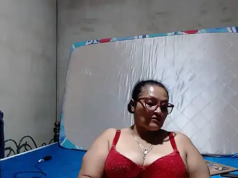 Snapshot of _BellaNocturna chatting on 04/26/26, 01:03 BellaNocturna online show from 04/26/26, 01:03