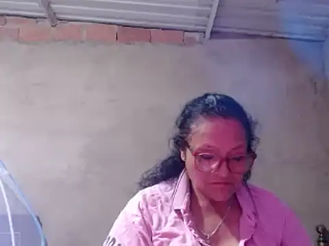 Snapshot of _BellaNocturna chatting on 05/15/26, 02:40 BellaNocturna online show from 05/15/26, 02:40