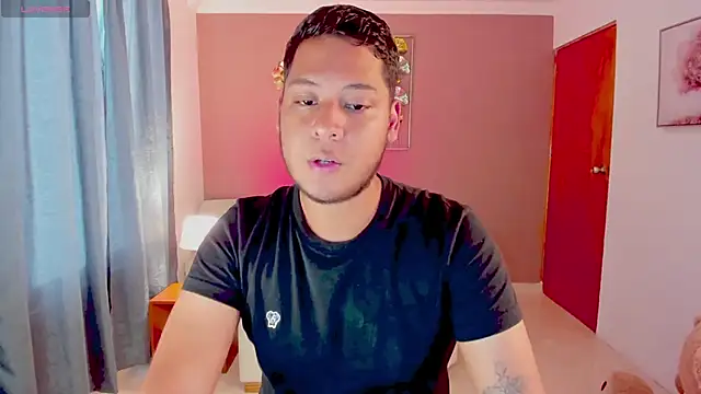 Snapshot of Akon_2XXX chatting on 04/14/26, 05:41 Akon 2XXX online show from 04/14/26, 05:41