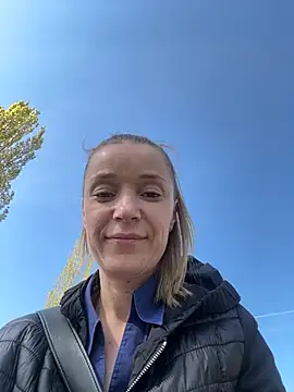 Snapshot of MONICANIX chatting on 04/16/26, 01:12 MONICANIX online show from 04/16/26, 01:12