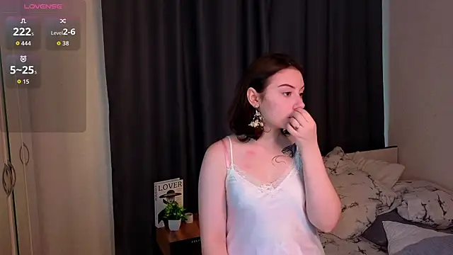 Snapshot of BreannaBuczak chatting on 04/11/26, 01:32 BreannaBuczak online show from 04/11/26, 01:32