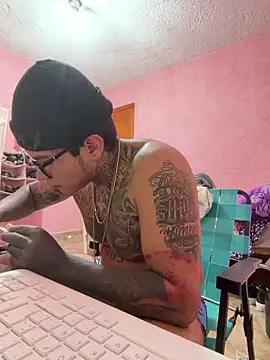 Snapshot of deivchoky chatting on 04/15/26, 04:08 deivchoky online show from 04/15/26, 04:08