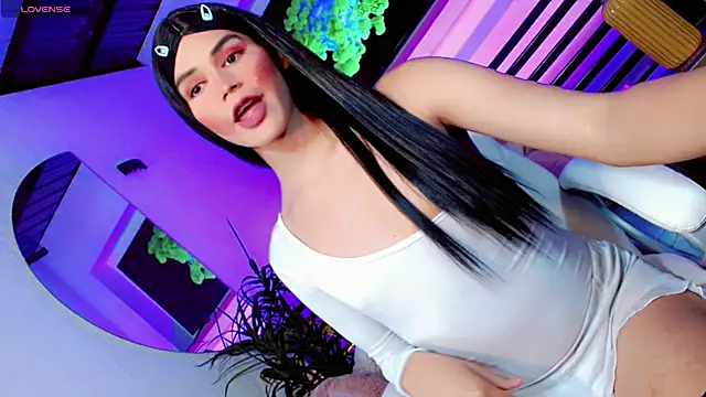 Snapshot of Valentiina_Foxx chatting on 04/03/26, 10:35 Valentiina Foxx online show from 04/03/26, 10:35