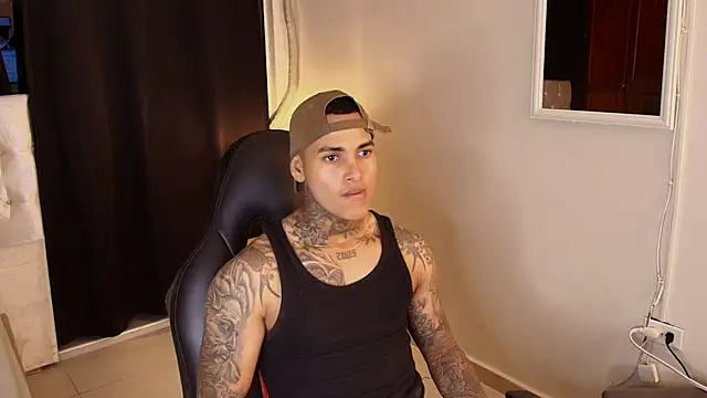 Snapshot of tyler_bell_ chatting on 03/17/26, 03:22 tyler bell online show from 03/17/26, 03:22