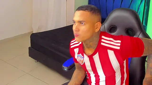 Snapshot of tyler_bell_ chatting on 03/20/26, 03:11 tyler bell online show from 03/20/26, 03:11