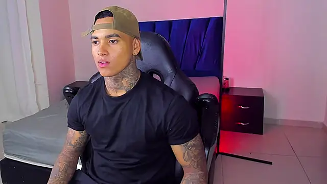 Snapshot of tyler_bell_ chatting on 03/26/26, 03:12 tyler bell online show from 03/26/26, 03:12