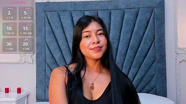 Snapshot of Leandra-Johnson chatting on 03/18/26, 03:15 Leandra-Johnson online show from 03/18/26, 03:15