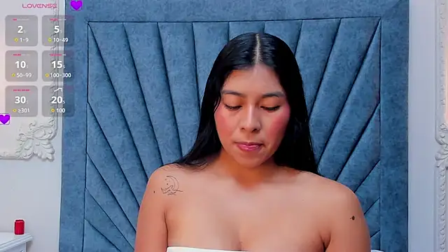 Snapshot of Leandra-Johnson chatting on 04/15/26, 01:51 Leandra-Johnson online show from 04/15/26, 01:51