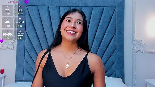 Snapshot of Leandra-Johnson chatting on 04/20/26, 01:47 Leandra-Johnson online show from 04/20/26, 01:47