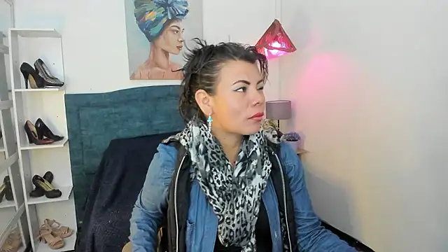 Snapshot of KiaraXMilf chatting on 03/23/26, 12:42 KiaraXMilf online show from 03/23/26, 12:42