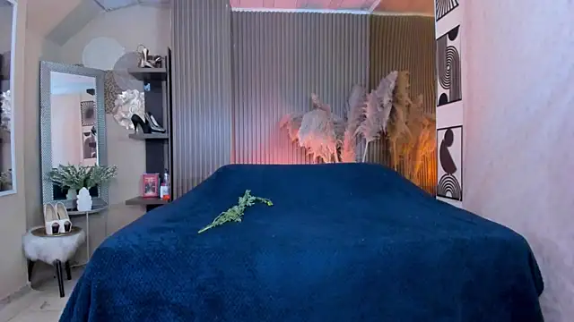 Snapshot of KiaraXMilf chatting on 04/15/26, 08:20 KiaraXMilf online show from 04/15/26, 08:20