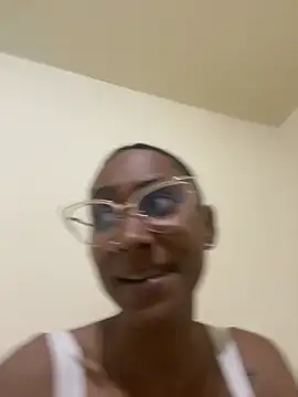 Snapshot of Nina_vegas chatting on 04/19/26, 10:47 Nina vegas online show from 04/19/26, 10:47