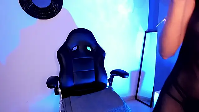 Snapshot of Naff_eratu chatting on 04/11/26, 08:57 Naff eratu online show from 04/11/26, 08:57