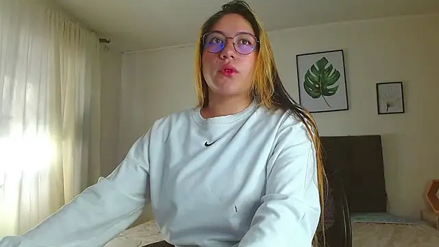Snapshot of samanthachop chatting on 07/15/26, 01:38 samanthachop online show from 07/15/26, 01:38