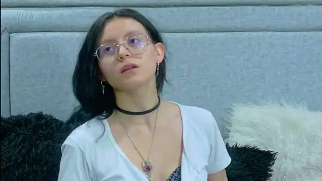 Snapshot of Naomimolie chatting on 04/16/26, 12:28 Naomimolie online show from 04/16/26, 12:28