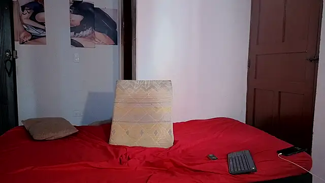 Scarlett Cherry  online show from 05/30/26, 07:44
