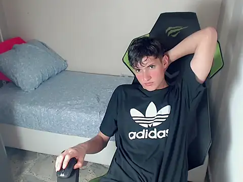 Snapshot of Pablito_junior chatting on 03/15/26, 03:45 Pablito junior online show from 03/15/26, 03:45