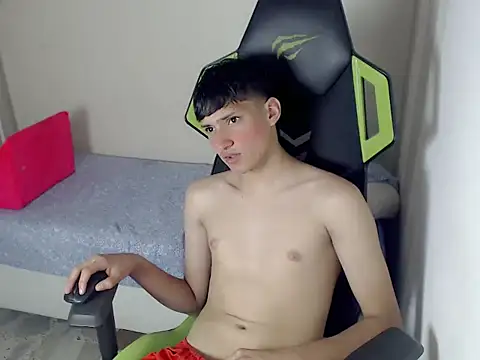 Snapshot of Pablito_junior chatting on 03/23/26, 03:54 Pablito junior online show from 03/23/26, 03:54