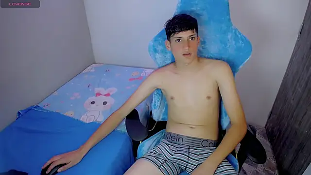 Snapshot of Pablito_junior chatting on 04/05/26, 03:36 Pablito junior online show from 04/05/26, 03:36