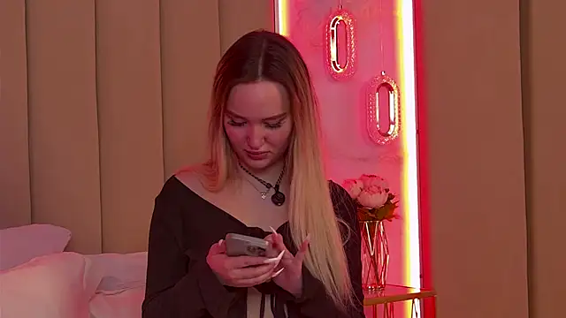 Snapshot of JuliaHotty_ chatting on 03/14/26, 05:29 JuliaHotty online show from 03/14/26, 05:29