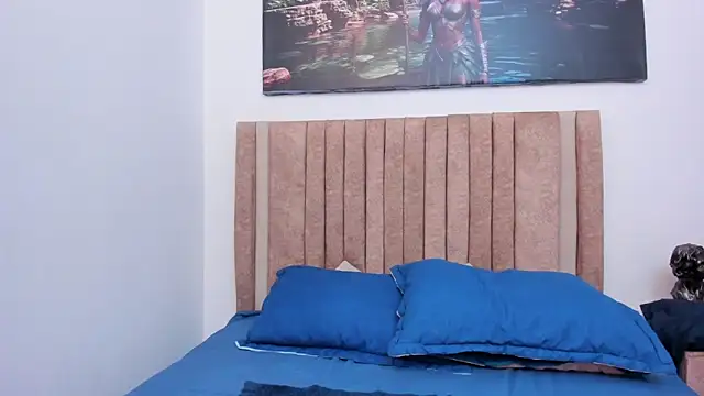 Snapshot of Thalia_parkerr_ chatting on 04/07/26, 12:05 Thalia parkerr online show from 04/07/26, 12:05