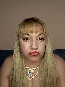 Snapshot of salma_1998 chatting on 03/03/26, 12:22 salma 1998 online show from 03/03/26, 12:22