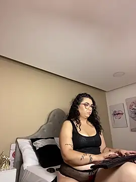 AlmaraRouge online show from 05/02/26, 08:25