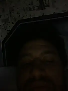 Snapshot of lubeitupguy chatting on 04/24/26, 05:10 lubeitupguy online show from 04/24/26, 05:10