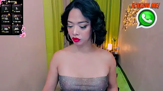 Snapshot of Seductive_Hanna chatting on 03/27/26, 02:17 Seductive Hanna online show from 03/27/26, 02:17