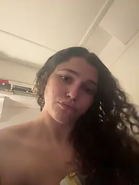 Snapshot of blushbunnyyyy chatting on 04/27/26, 03:48 blushbunnyyyy online show from 04/27/26, 03:48