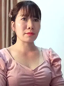 Snapshot of Bondgirl_9 chatting on 03/21/26, 05:23 Bondgirl 9 online show from 03/21/26, 05:23