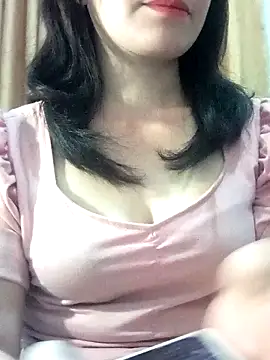 Snapshot of Bondgirl_9 chatting on 04/02/26, 06:49 Bondgirl 9 online show from 04/02/26, 06:49