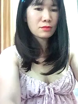 Snapshot of Bondgirl_9 chatting on 06/16/26, 07:11 Bondgirl 9 online show from 06/16/26, 07:11