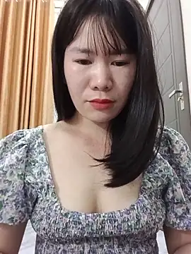 Snapshot of Bondgirl_9 chatting on 06/19/26, 06:56 Bondgirl 9 online show from 06/19/26, 06:56