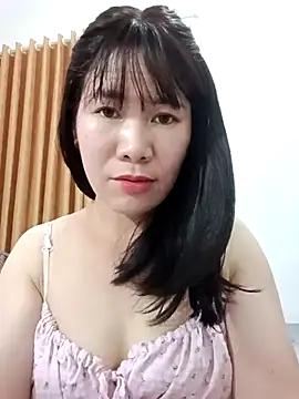 Snapshot of Bondgirl_9 chatting on 06/27/26, 06:46 Bondgirl 9 online show from 06/27/26, 06:46