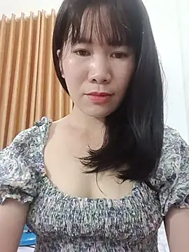Snapshot of Bondgirl_9 chatting on 06/30/26, 11:33 Bondgirl 9 online show from 06/30/26, 11:33