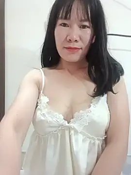 Snapshot of Bondgirl_9 chatting on 07/28/26, 08:52 Bondgirl 9 online show from 07/28/26, 08:52