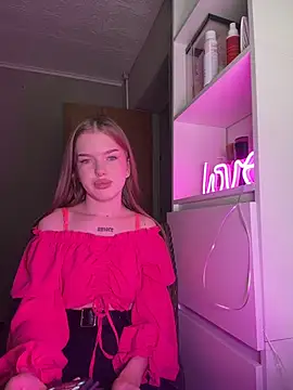 Snapshot of KayShaw chatting on 03/06/26, 07:38 KayShaw online show from 03/06/26, 07:38