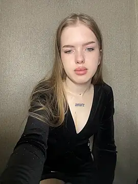 Snapshot of KayShaw chatting on 03/10/26, 05:12 KayShaw online show from 03/10/26, 05:12