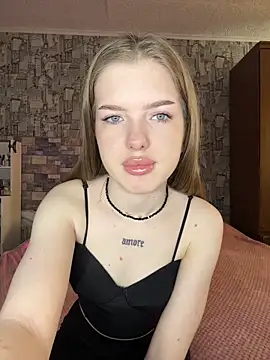 Snapshot of KayShaw chatting on 03/19/26, 03:21 KayShaw online show from 03/19/26, 03:21