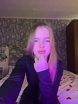 Snapshot of KayShaw chatting on 03/24/26, 01:43 KayShaw online show from 03/24/26, 01:43